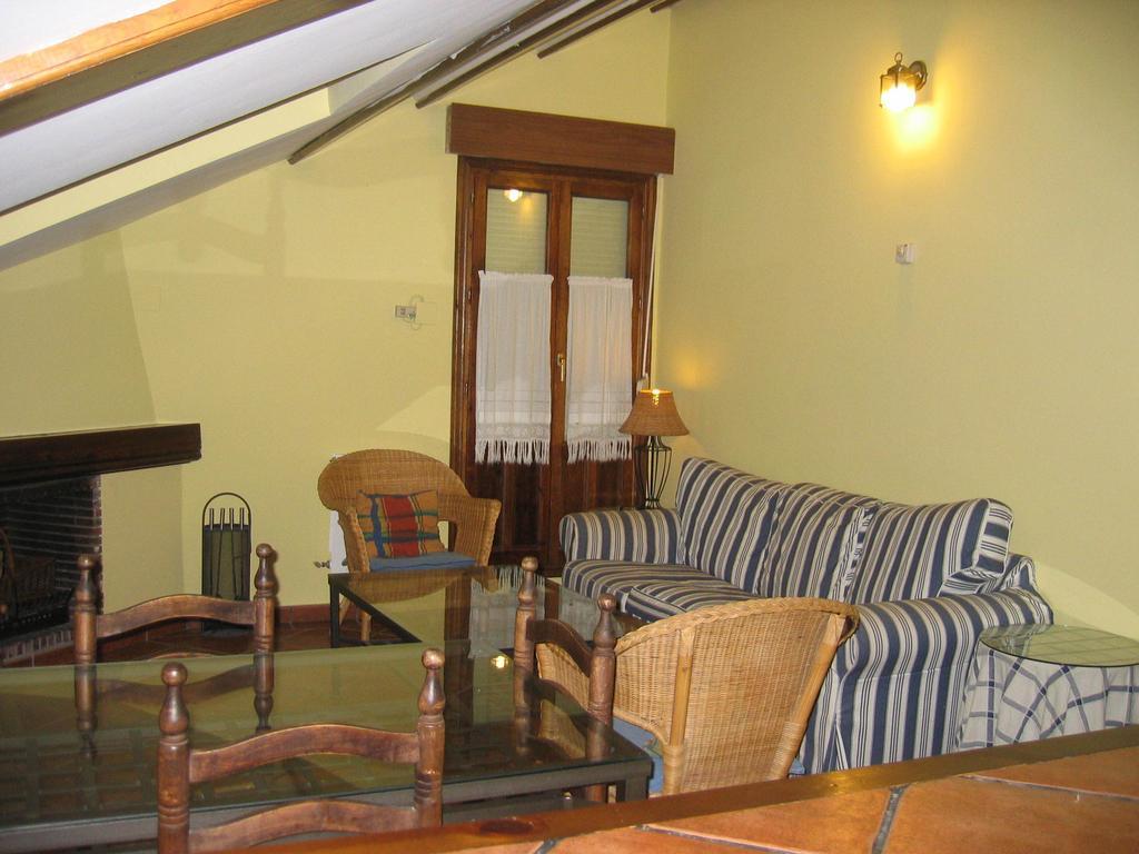 Apartamentos El Pajar Del Abuelo Peralejos de las Truchas Pokoj fotografie